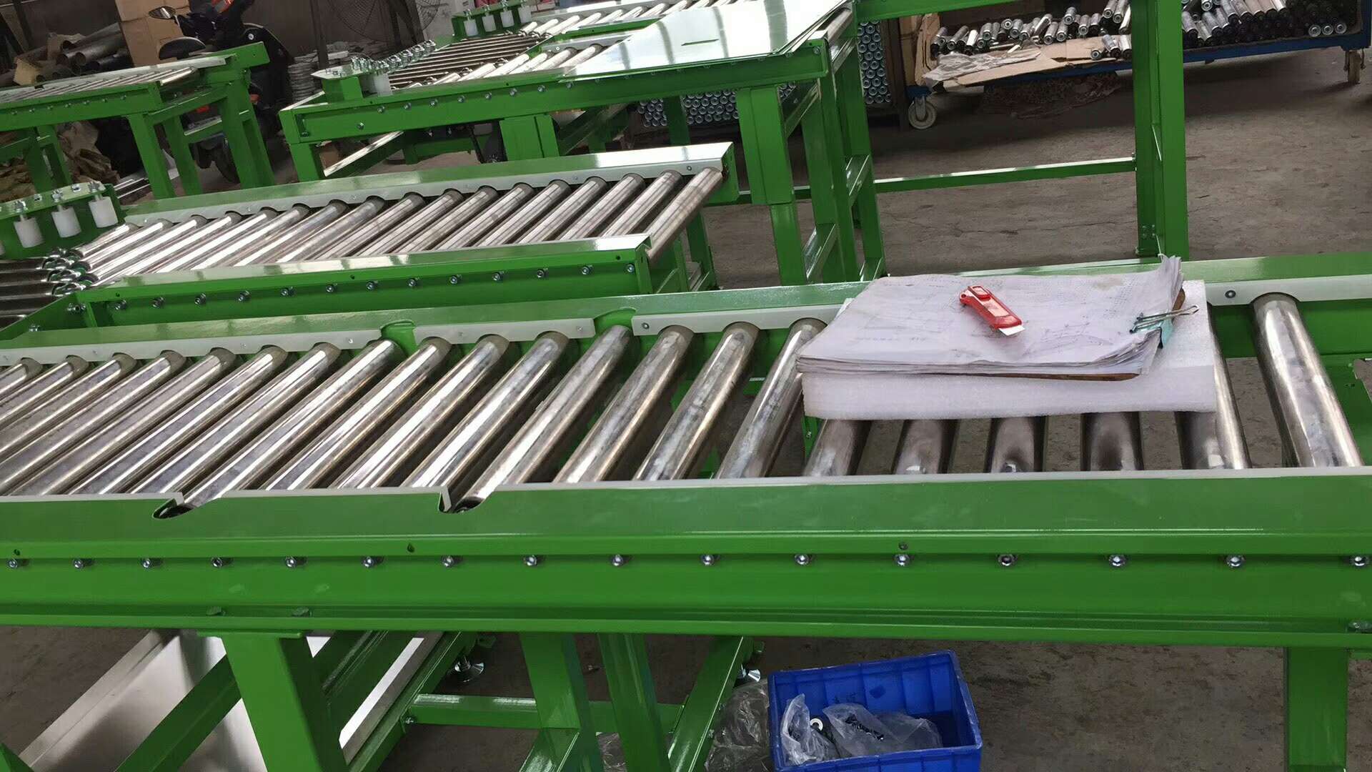 無(wú)動(dòng)力滾筒輸送機(jī)