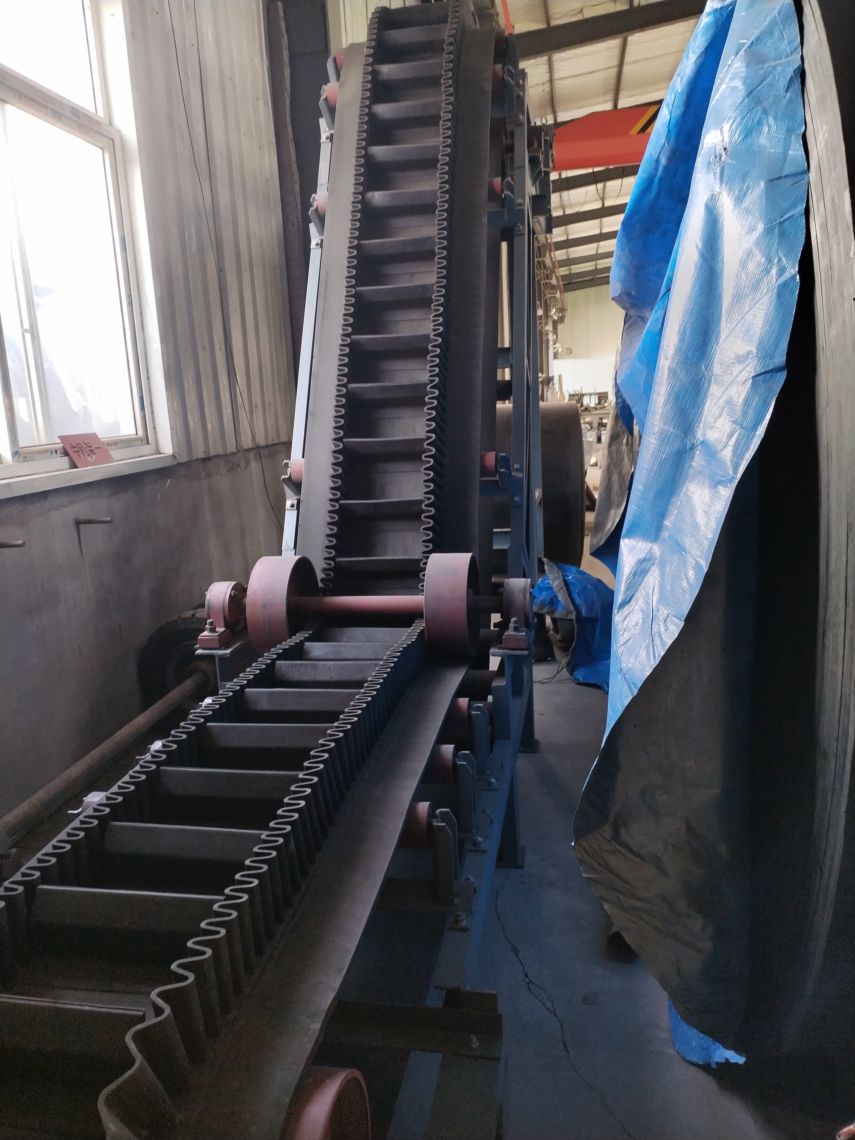 帶式輸送機，青島樂途行工業設備.jpg